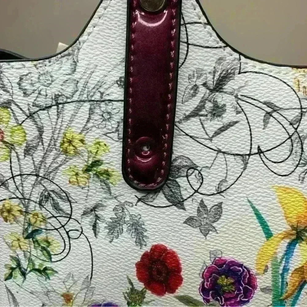 NWT Designer Inspired  Floral Handbag Matching Wallet.